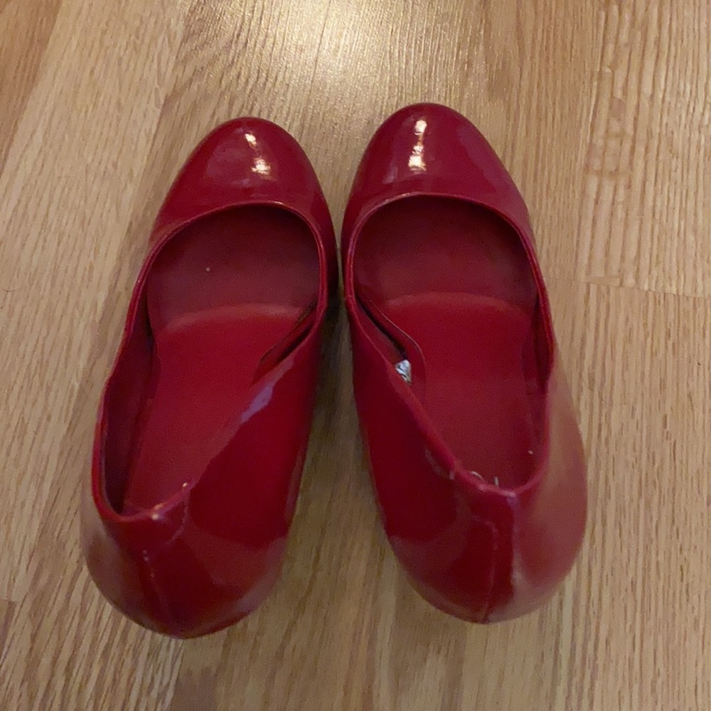 Red Heels - Picture 6 of 6
